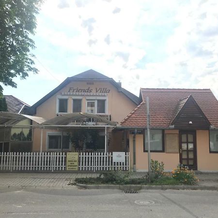 Friends Villa Apartments Хевиз Экстерьер фото