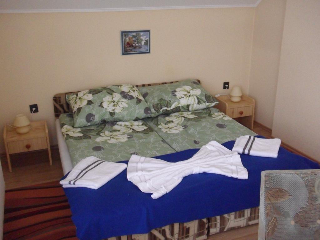 Friends Villa Apartments Хевиз Номер фото