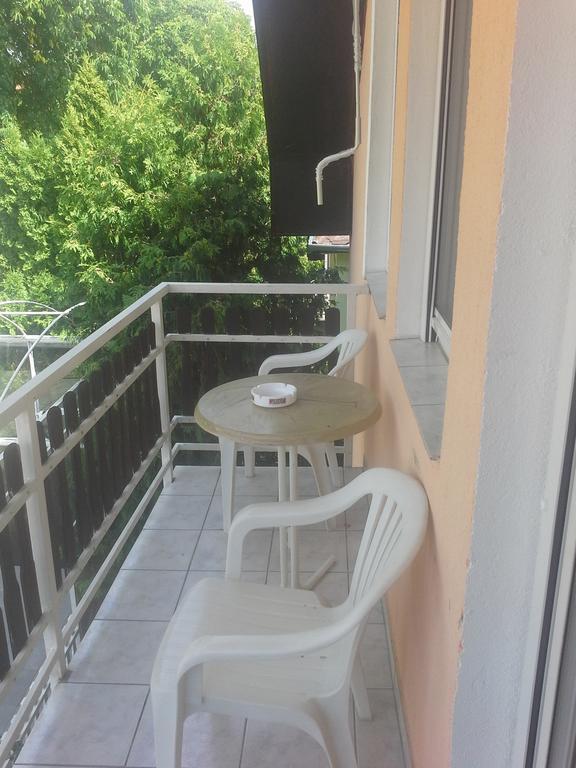 Friends Villa Apartments Хевиз Экстерьер фото