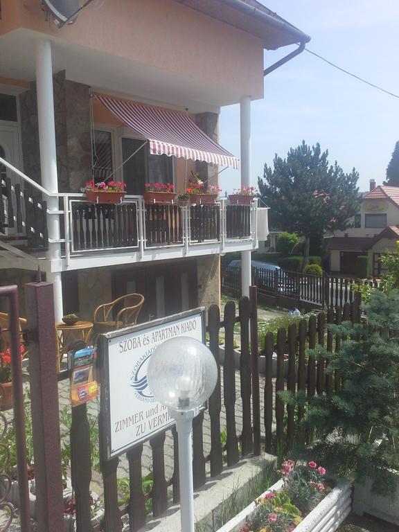 Friends Villa Apartments Хевиз Экстерьер фото