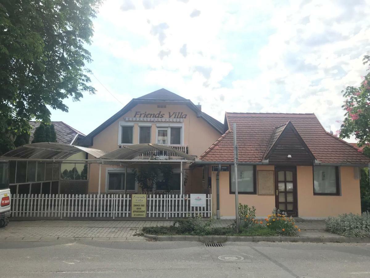 Friends Villa Apartments Хевиз Экстерьер фото
