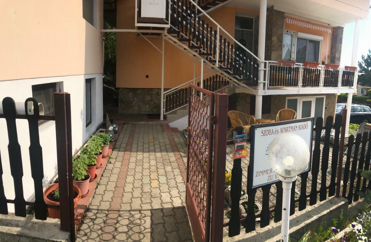 Friends Villa Apartments Хевиз Экстерьер фото